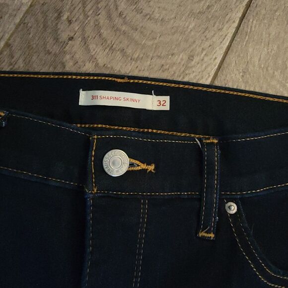 Women's Size 32 Levis 311 Shaping Skinny Jeans Dark Wash Stretch Denim Western - Picture 4 of 5